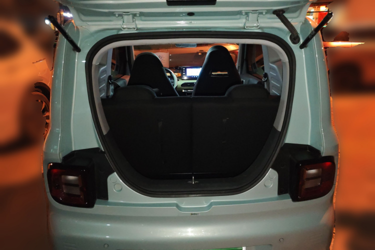 吉利银河 2024款 熊猫mini 200km 龙腾版中控内饰23