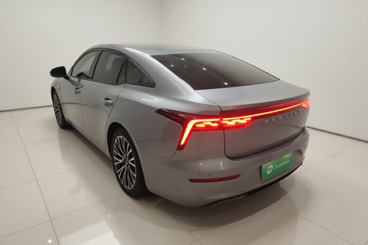 奔腾B70 2021款 1.5T 自动智享型车身外观5