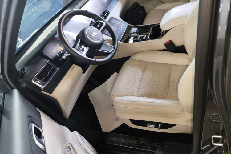 理想汽车 理想ONE 2021款 增程6座版中控内饰19