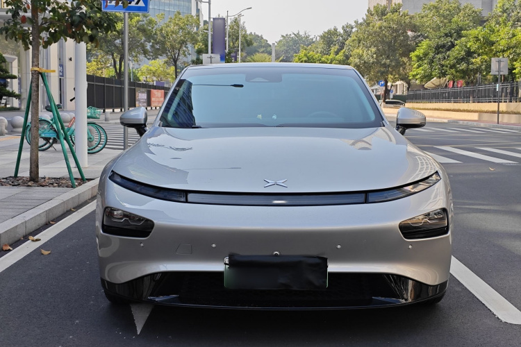 小鹏P7 2022款 670N+车身外观6001