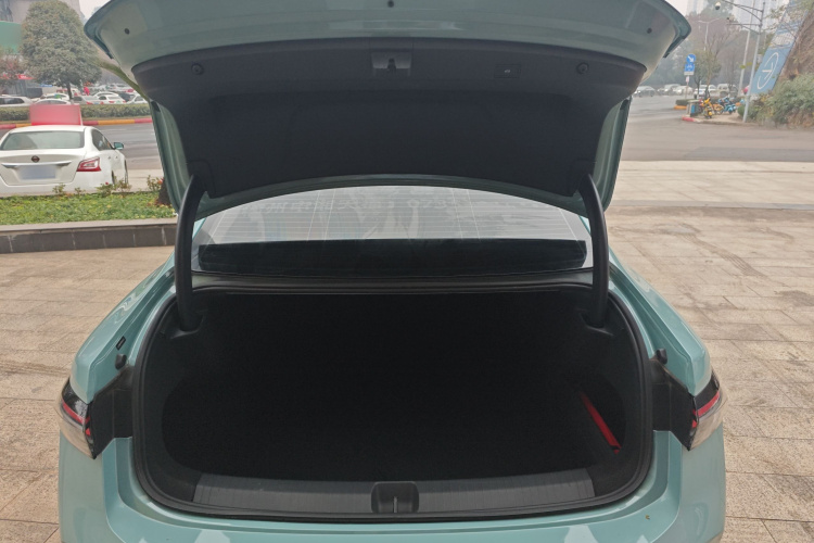 大众 帕萨特 2025款 Pro 380TSI 星空龙尊版机舱底盘23