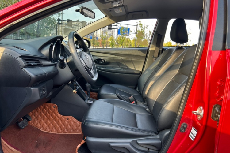 丰田 威驰 2019款 1.5L CVT创行版中控内饰7002