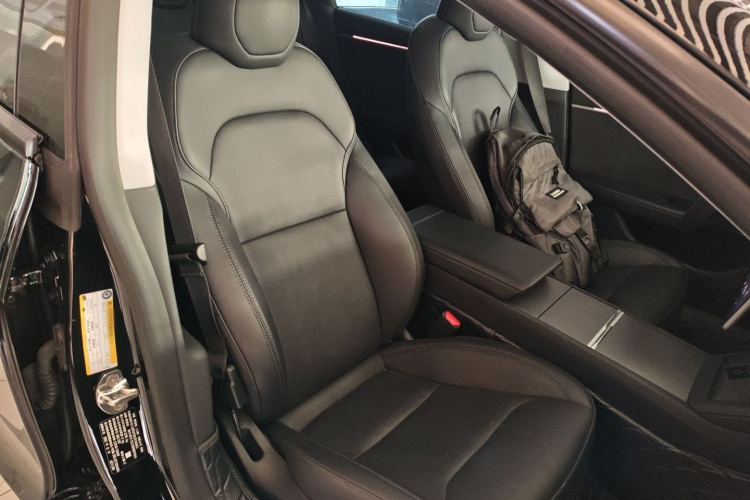 特斯拉 Model 3 2023款 长续航全轮驱动版局部细节41