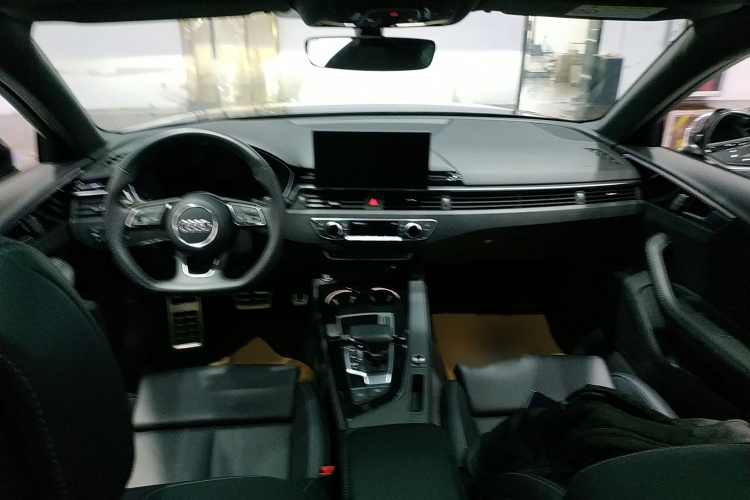 奥迪A4L 2024款 40 TFSI 豪华动感型中控内饰7002