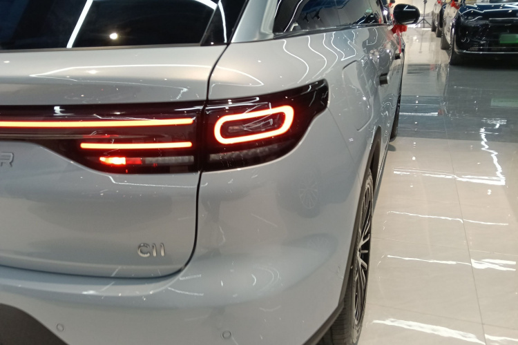 零跑汽车 零跑C11 2026款 增程 300激光雷达智尊版车身外观6006