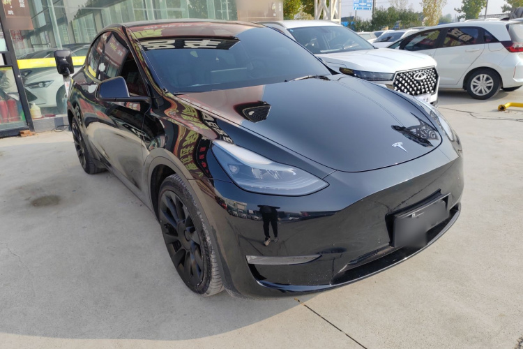 特斯拉 Model Y 2021款 标准续航后驱版车身外观3