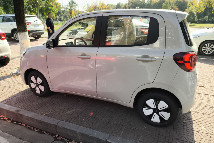 五菱汽车 宏光MINIEV 2025款 四门版 进阶款车身外观4