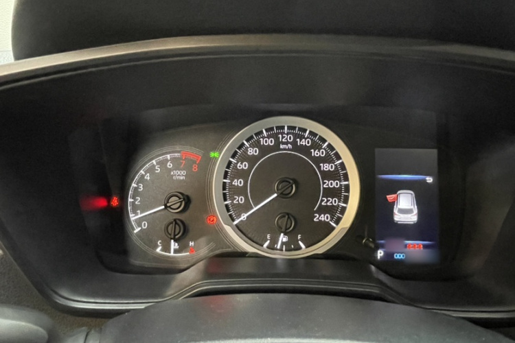 丰田 卡罗拉锐放 2022款 2.0L 先锋版中控内饰7003