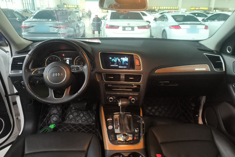 奥迪Q5(进口) 2013款 45 TFSI quattro 越野型中控内饰12
