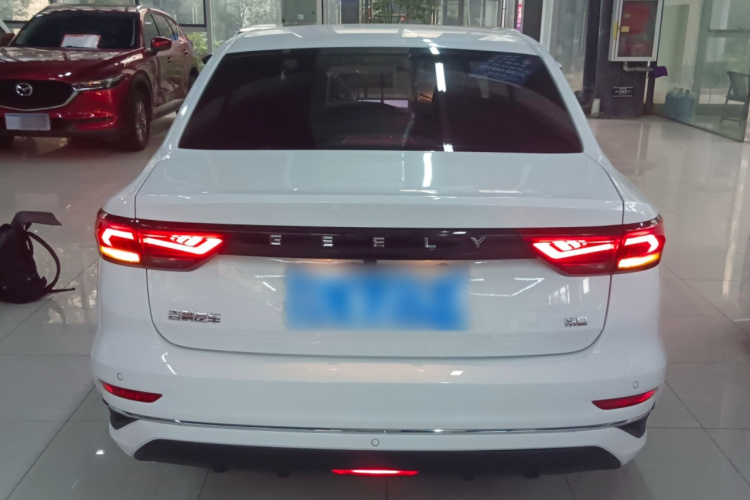 吉利汽车 帝豪 2023款 第4代冠军版 1.5L CVT豪华型车身外观6