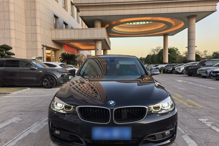 宝马3系GT 2017款 320i 时尚型车身外观6001