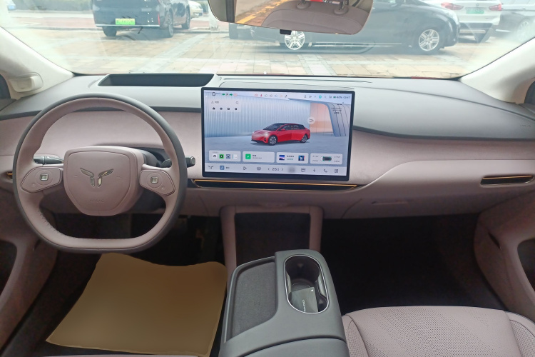 红旗天工05 2025款 550智选版中控内饰7002