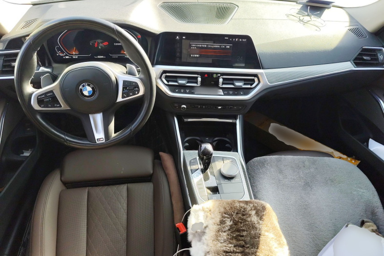 宝马3系 2022款 325Li M运动曜夜套装中控内饰12