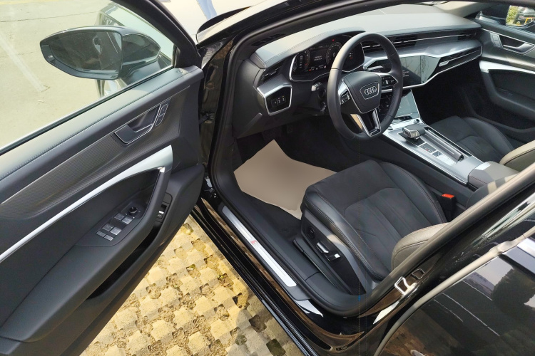 奥迪A6L 2024款 45 TFSI 臻选动感型中控内饰20