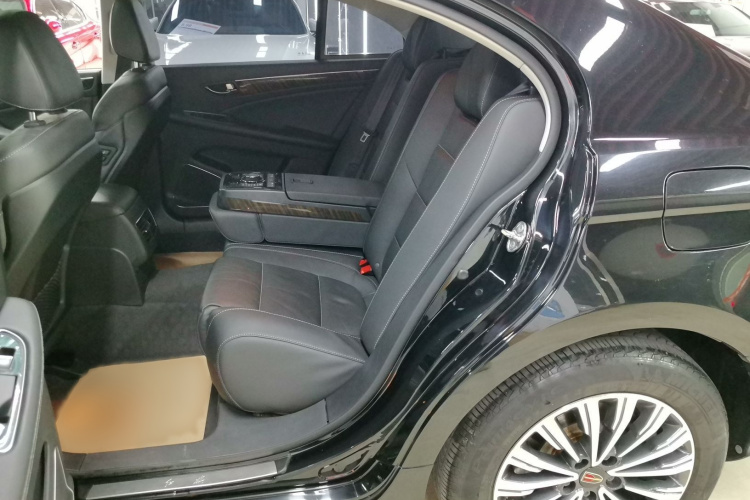 红旗H7 2021款 1.8T 舒适版中控内饰7001