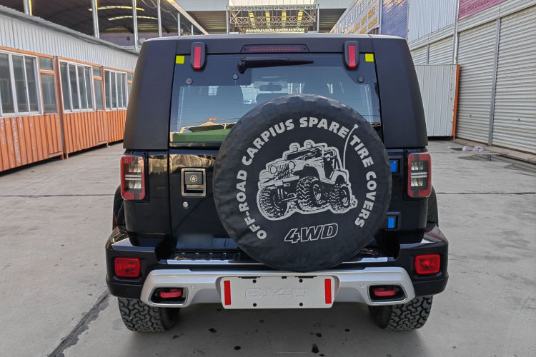 北京BJ40 2018款 PLUS 2.0T 自动四驱城市猎人版车身外观6004