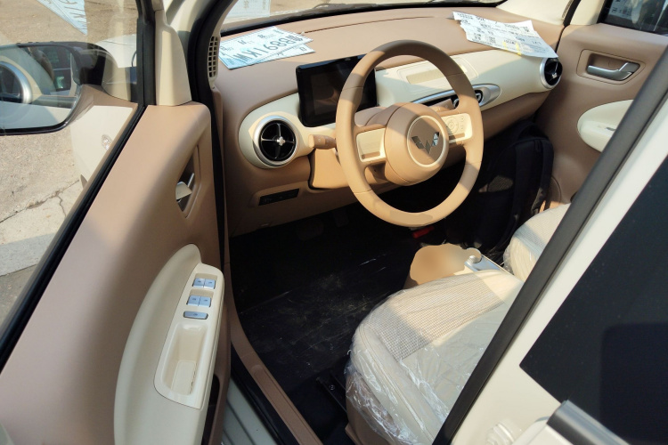 五菱汽车 宏光MINIEV 2025款 四门版 进阶款中控内饰7003