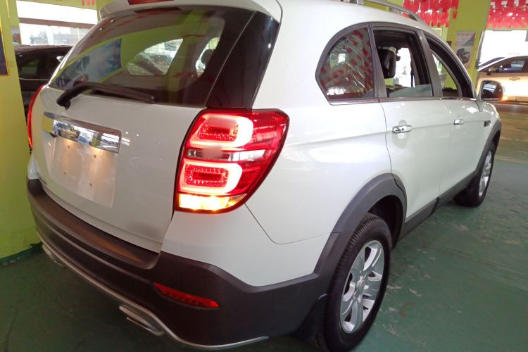 雪佛兰 科帕奇 2015款 2.4L 两驱城市版 7座车身外观7