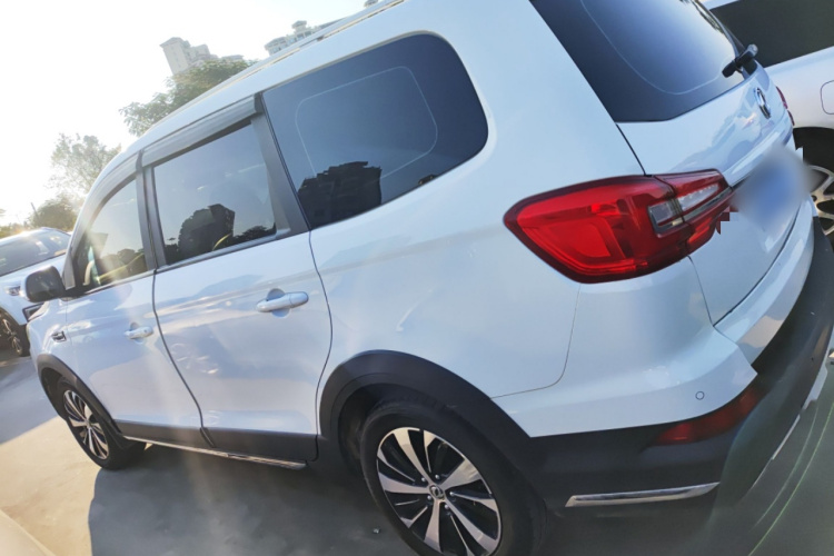 东风风行 风行SX6 2019款 1.5T 手动舒适型 国V车身外观4