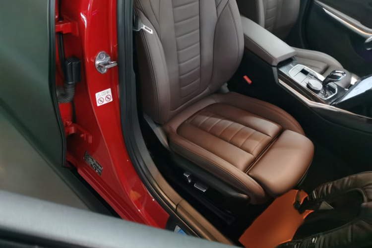 宝马3系 2020款 325Li M运动套装局部细节41