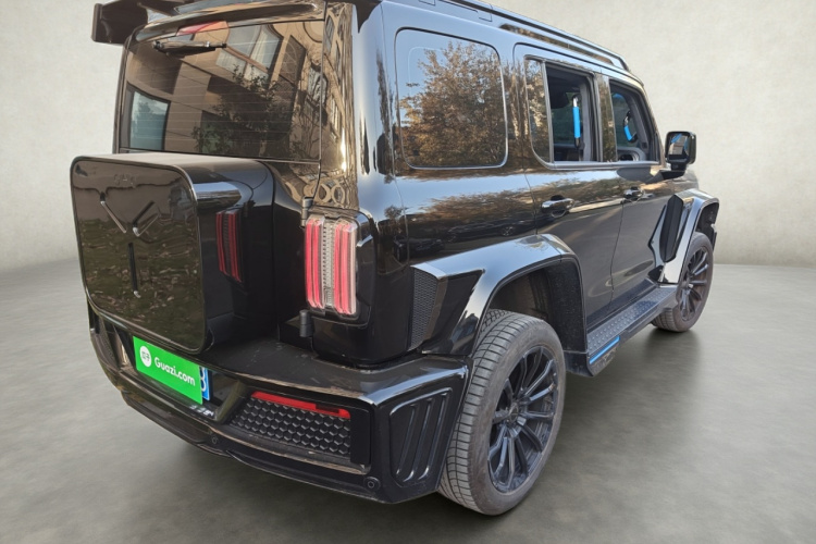 超境汽车 共创坦克300 2023款 2.0T 赛博骑士车身外观7