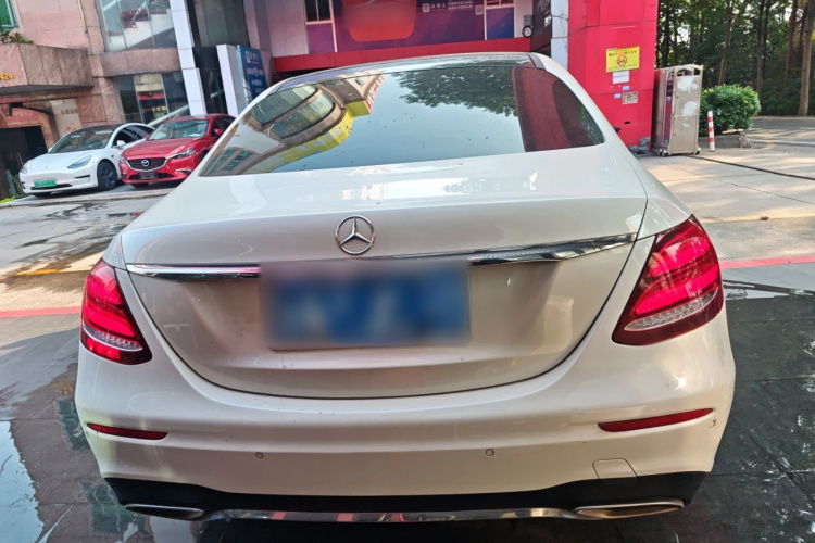 奔驰E级 2020款 E 260 L 运动型车身外观6002