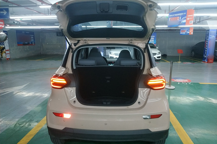 零跑汽车 零跑T03 2021款 400豪华版机舱底盘23