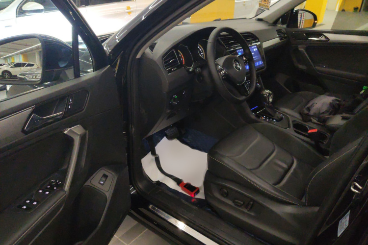 大众 途观L 2019款 改款 330TSI 自动两驱智动豪华版 国VI中控内饰7003