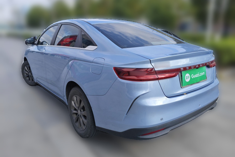 吉利几何G6 2022款 620 新乐型车身外观6003