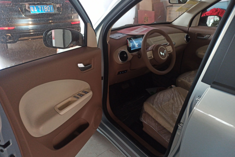 五菱汽车 宏光MINIEV 2025款 四门版 进阶款中控内饰7003