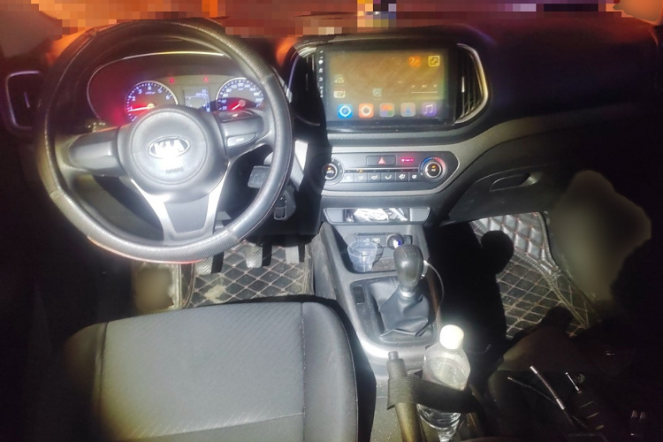 起亚 KX3傲跑 2017款 1.6L 手动傲风版中控内饰7002