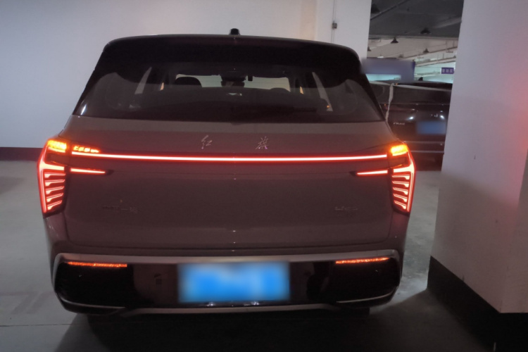 红旗HS3 2023款 1.5T 两驱善为版车身外观6