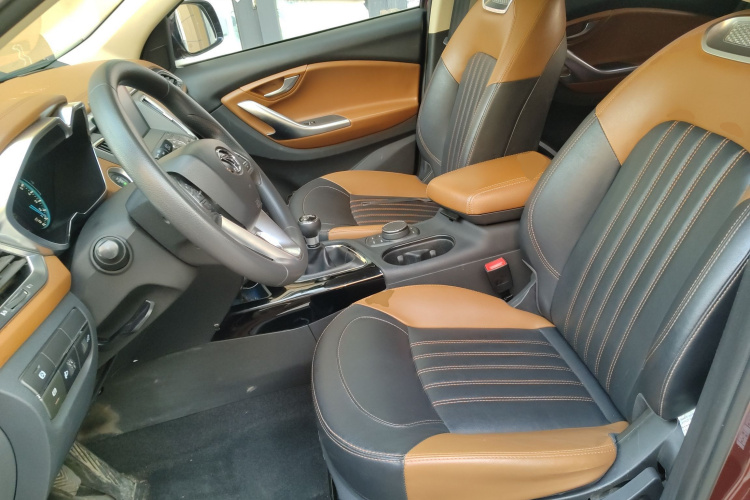 东南DX7 2017款 1.5T 手动凯旋版中控内饰19