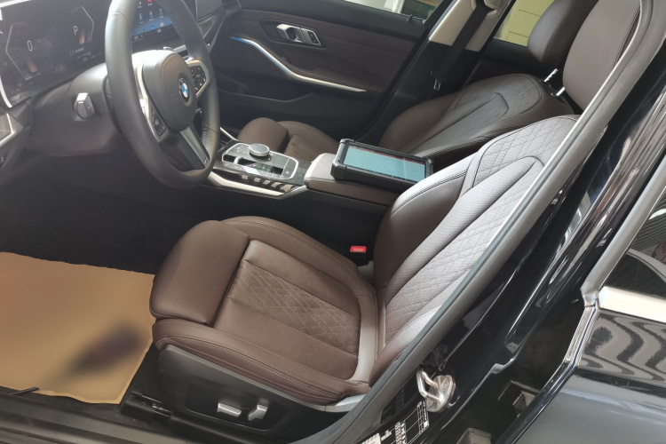 宝马3系 2023款 325Li M运动套装局部细节19