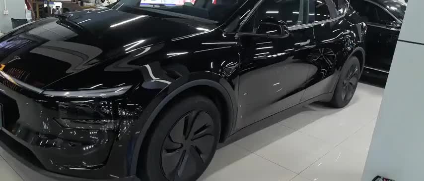 特斯拉 Model Y 2025款 后轮驱动版实拍1