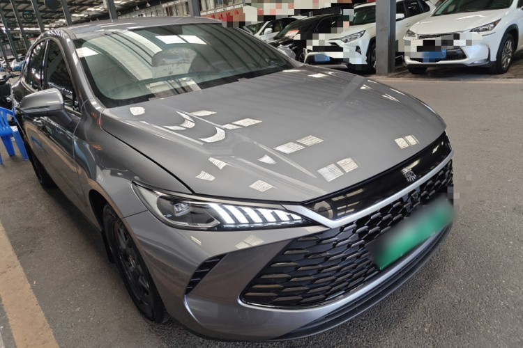 比亚迪 秦PLUS 2025款 DM-i 智驾版 55KM领先型车身外观3