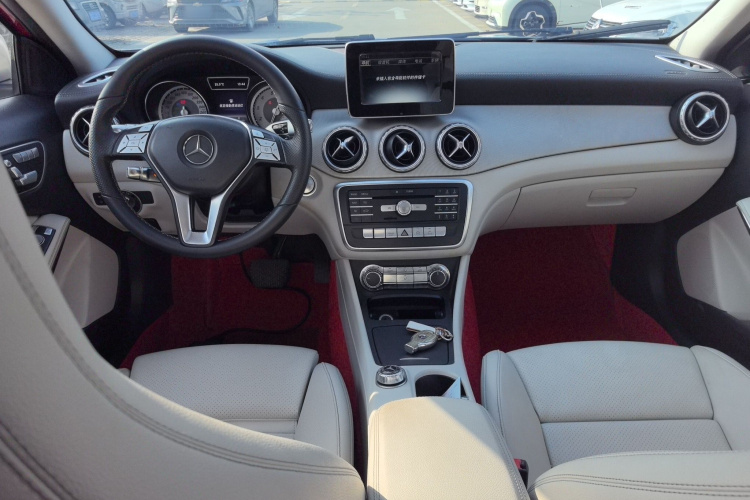 奔驰GLA 2016款 GLA 200 时尚型中控内饰7002