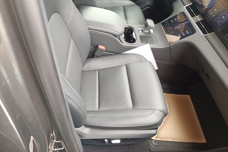 理想汽车 理想ONE 2021款 增程6座版局部细节41