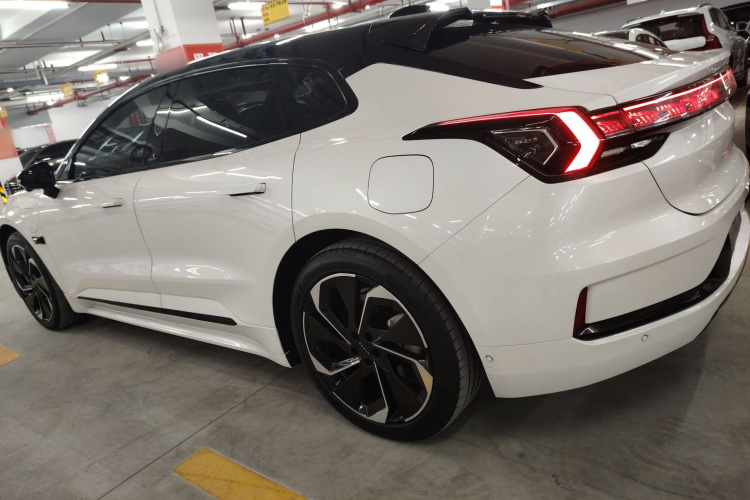 极氪001 2022款 长续航双电机 WE版车身外观6003