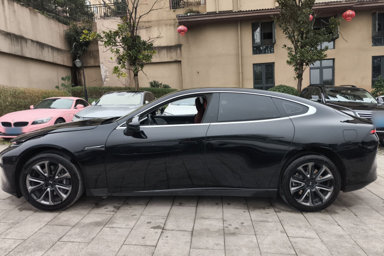 小鹏P7 2022款 670E+车身外观6003