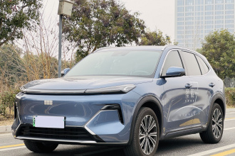 吉利银河 银河星舰7 EM-i 2025款 120km 领航版