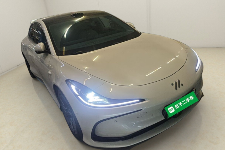 智己汽车 智己L6 2024款 Max 超强性能版车身外观3