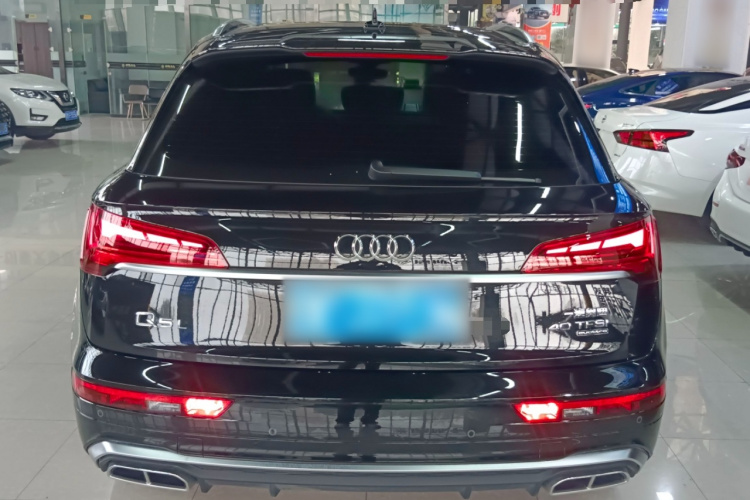奥迪Q5L 2022款 改款 40T 豪华动感型车身外观6
