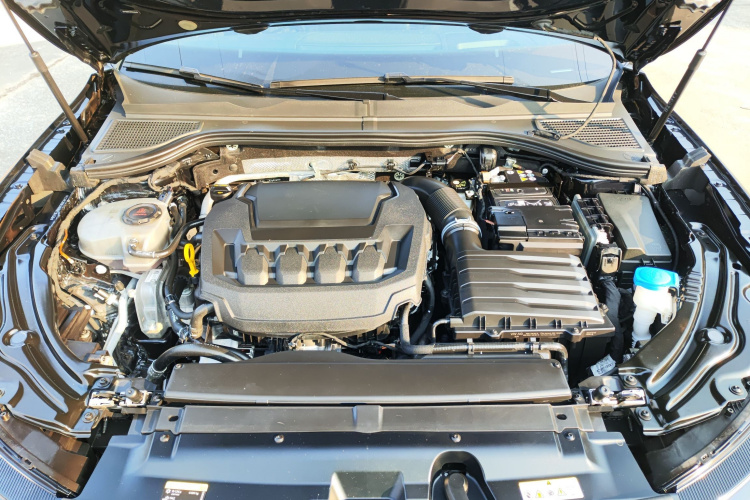 大众 帕萨特 2025款 Pro 380TSI 星空龙耀版机舱底盘24