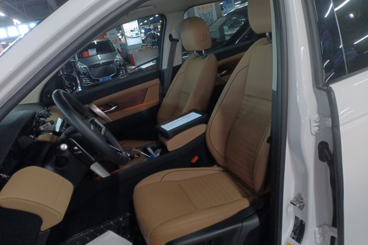 路虎 发现运动版 2024款 性能科技版中控内饰19