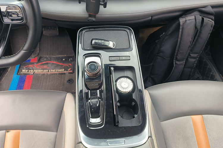 埃安 AION S Plus 2022款 70 智驾版局部细节18