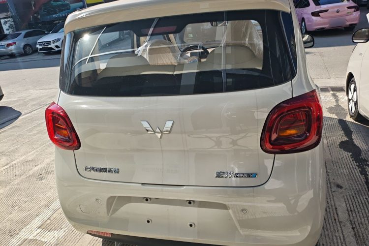五菱汽车 宏光MINIEV 2025款 四门版 进阶款车身外观6