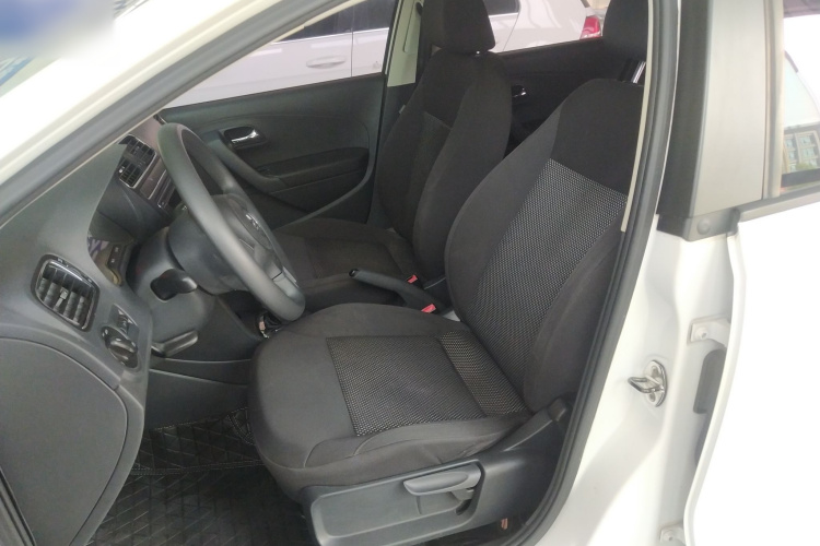 大众 Polo 2013款 1.6L 自动舒适版中控内饰19