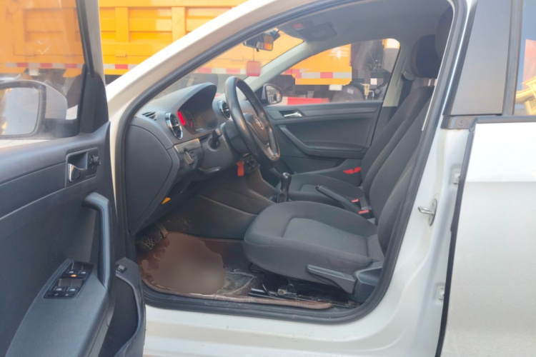 大众 捷达 2017款 1.4L 手动时尚型中控内饰20