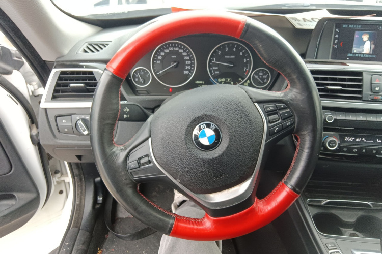 宝马3系GT 2018款 320i 时尚型局部细节13